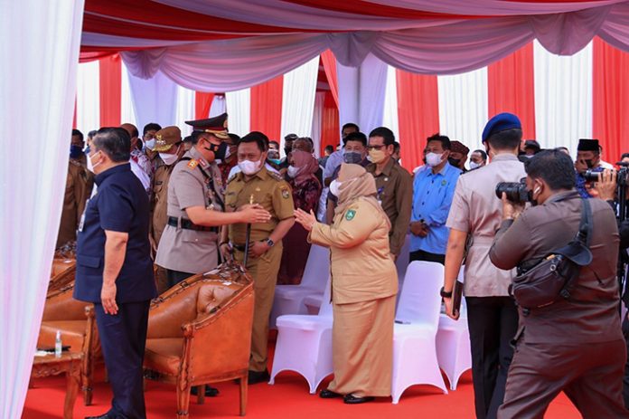 Bupati Bengkalis Kasmarni Hadiri Sertijab Kapolda Riau