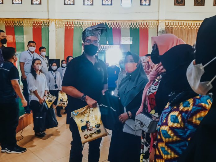 Masyarakat Kota Dumai Dapat Bansos dari Kementerian BUMN